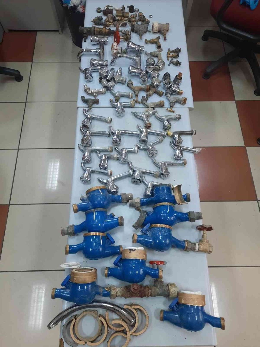 Konya’da Suç Makinesi Hırsız Ve Telefon Kapkaççısı Yakalandı