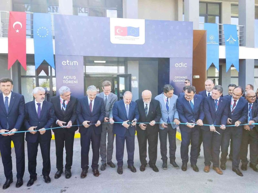 Eskişehir Tasarım Ve İnovasyon Merkezi Açıldı