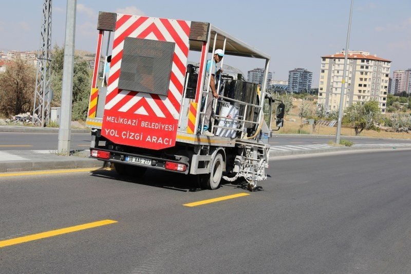 Melikgazi, 150 Kilometrelik Yolda Şerit Çizgilerini Yeniledi
