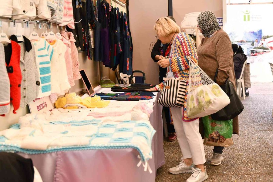 Bu Sokakta Hanımların Emeği Var