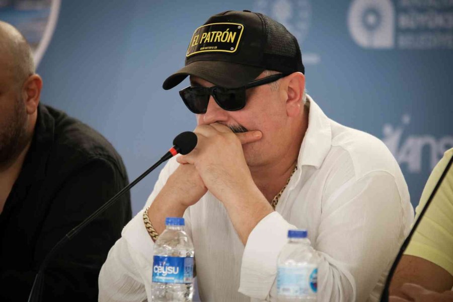 Altın Portakal’da Görücüye Çıkan “bomboş” Filmine İzleyicilerin İlgisi Yoğun Oldu