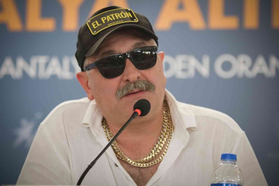 Altın Portakal’da Görücüye Çıkan “bomboş” Filmine İzleyicilerin İlgisi Yoğun Oldu