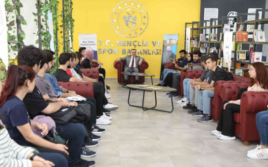 Erü’de “rektör-öğrenci Buluşması” Etkinliği Devam Ediyor