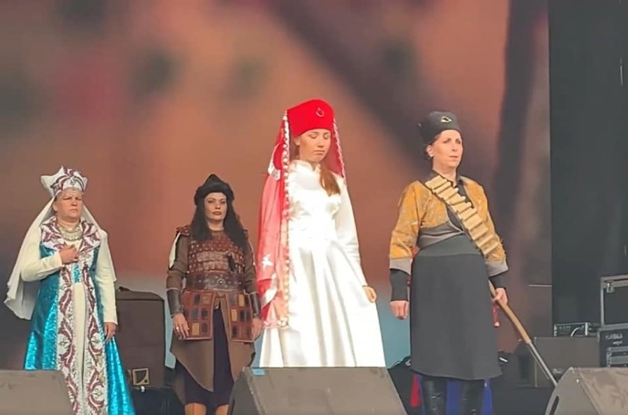 "kahraman Türk Kadınları" Temalı Gösteri Yoğun İlgiyle İzlendi