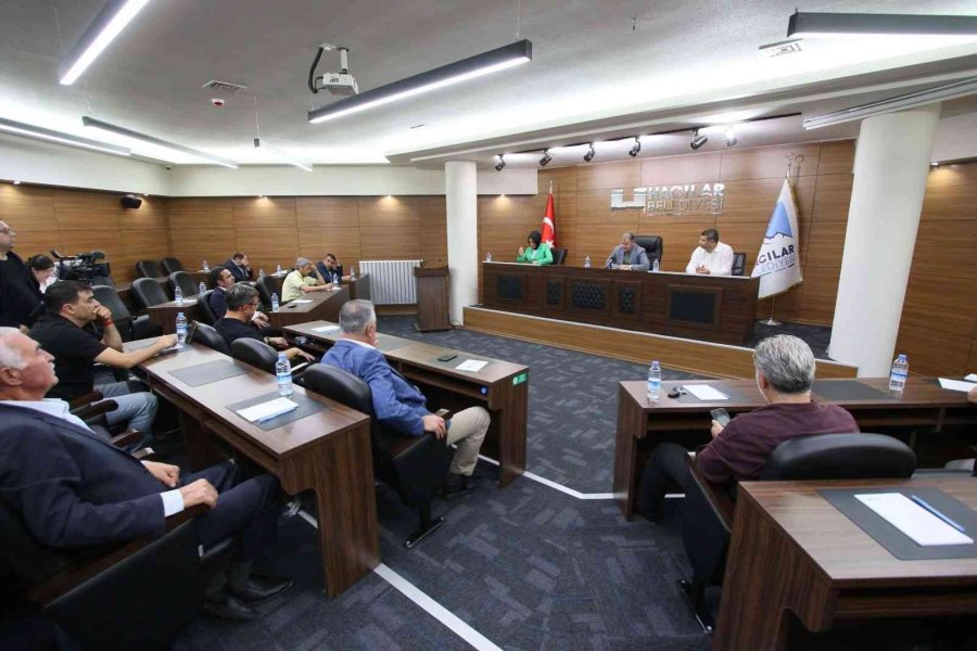 Hacılar Belediyesi’nde Ekim Ayı Meclis Toplantısı Yapıldı