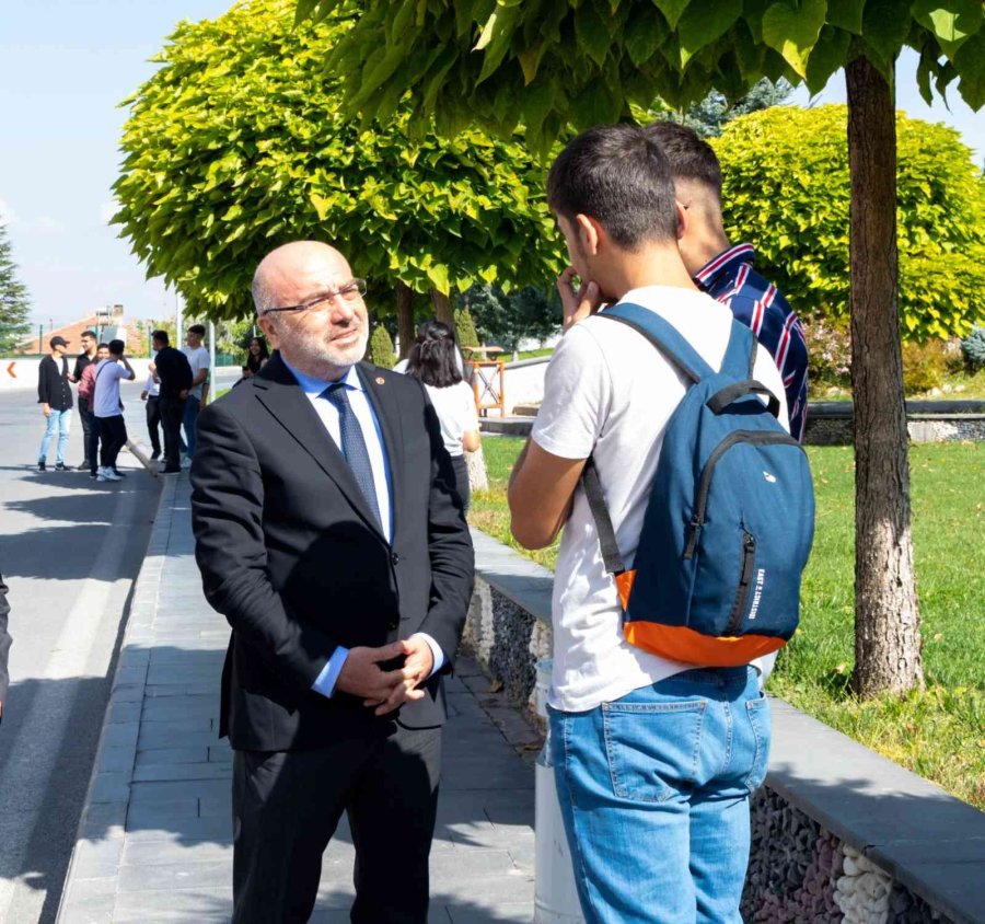 Rektör Karamustafa Öğrencilerle Buluştu