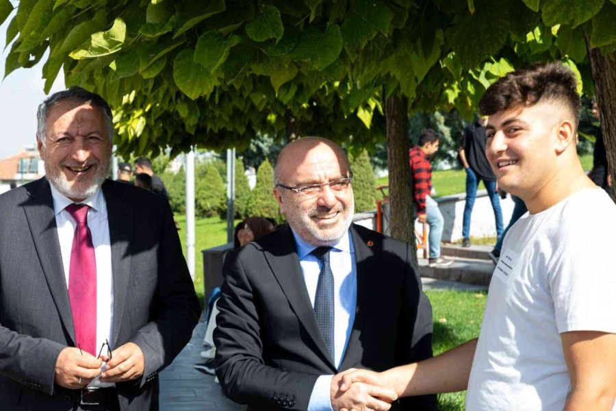 Rektör Karamustafa Öğrencilerle Buluştu