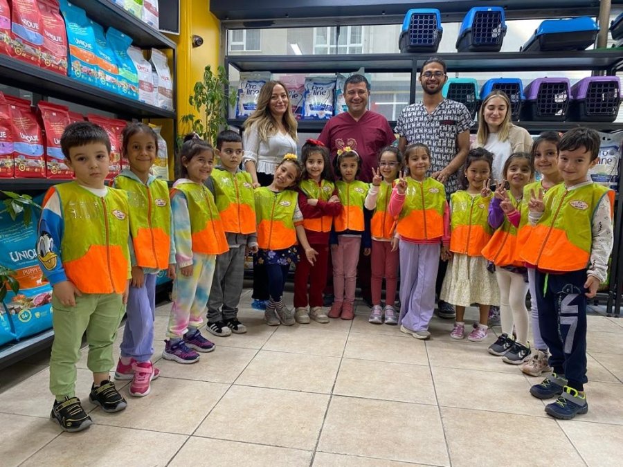 Anaokulu Öğrencileri Hayvan Sevgisiyle Yetişiyor