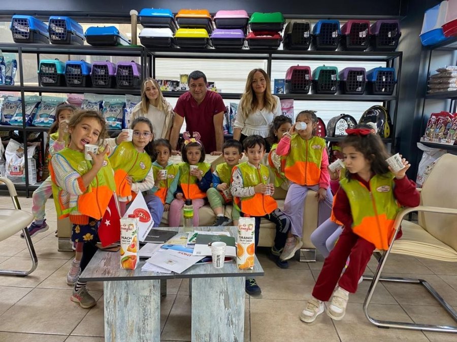 Anaokulu Öğrencileri Hayvan Sevgisiyle Yetişiyor