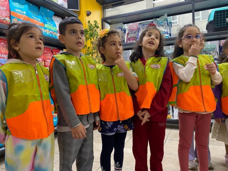 Anaokulu Öğrencileri Hayvan Sevgisiyle Yetişiyor
