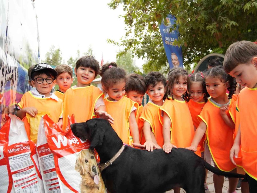 Minikler, Hayvan Dostlarıyla Bir Araya Geldi