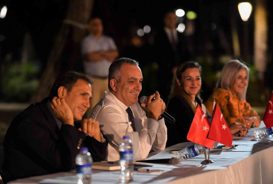 Başkan Esen, Mahalle Sakinlerinin Dertlerini Dinledi