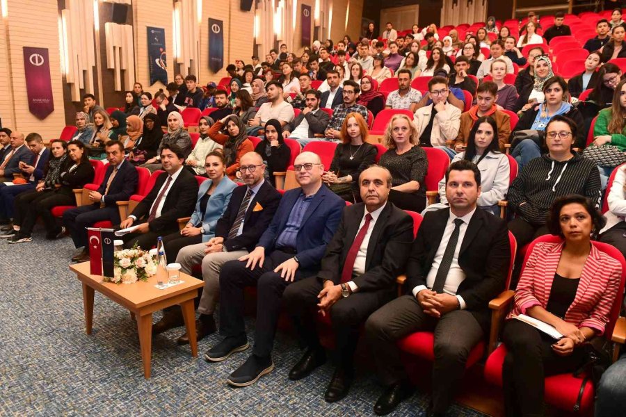 Uluslararası Öğrenciler Oryantasyon Toplantısında Buluştu