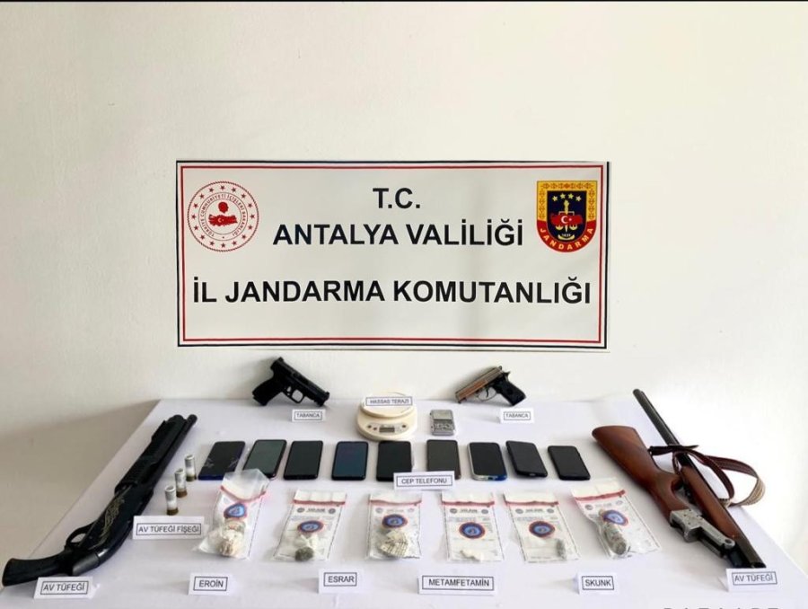 Jandarmadan Zehir Tacirlerine ’beyaz Kelebek’ Operasyonu: 16 Gözaltı