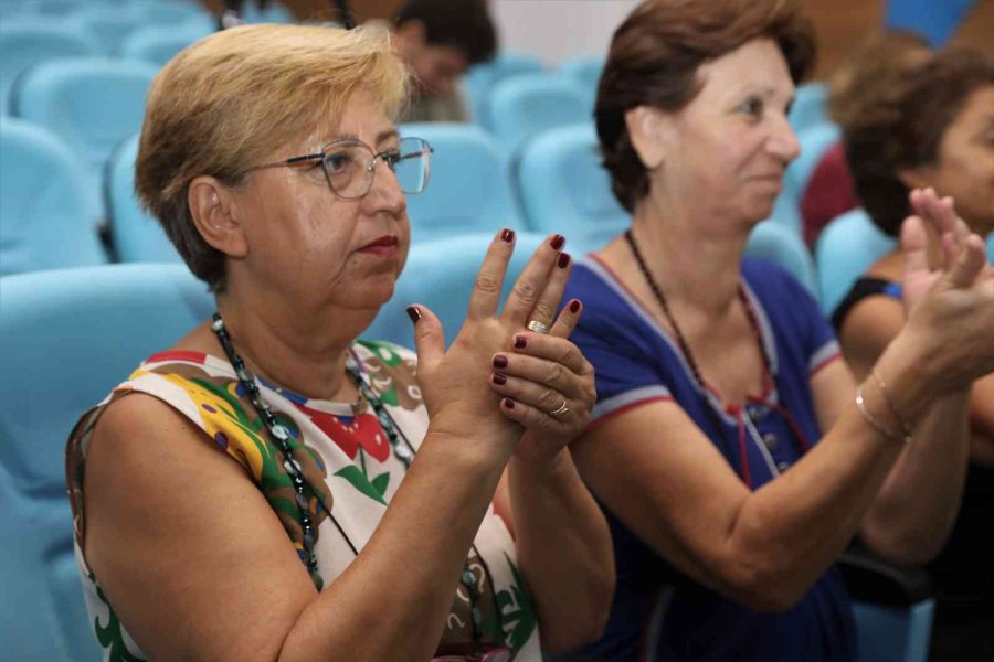 60+ Tazelenme Üniversitesinde İlk Ders Heyecanı