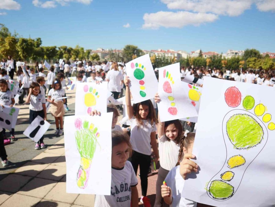 Eskişehir’de Bin Öğrencinin Katılımıyla "iklim Krizine Dur" Oyunu Oynandı