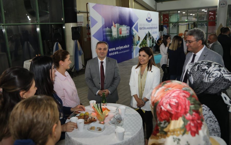 Erü Rektörü Altun, Mühendislik Fakültesi Akademisyenleri İle Buluştu