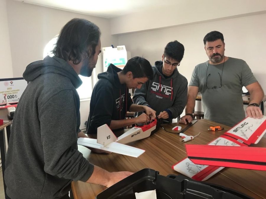 Geçen Yıl Üçüncü Oldukları Teknofest’te Bu Yıl Birinciliği Kazandılar