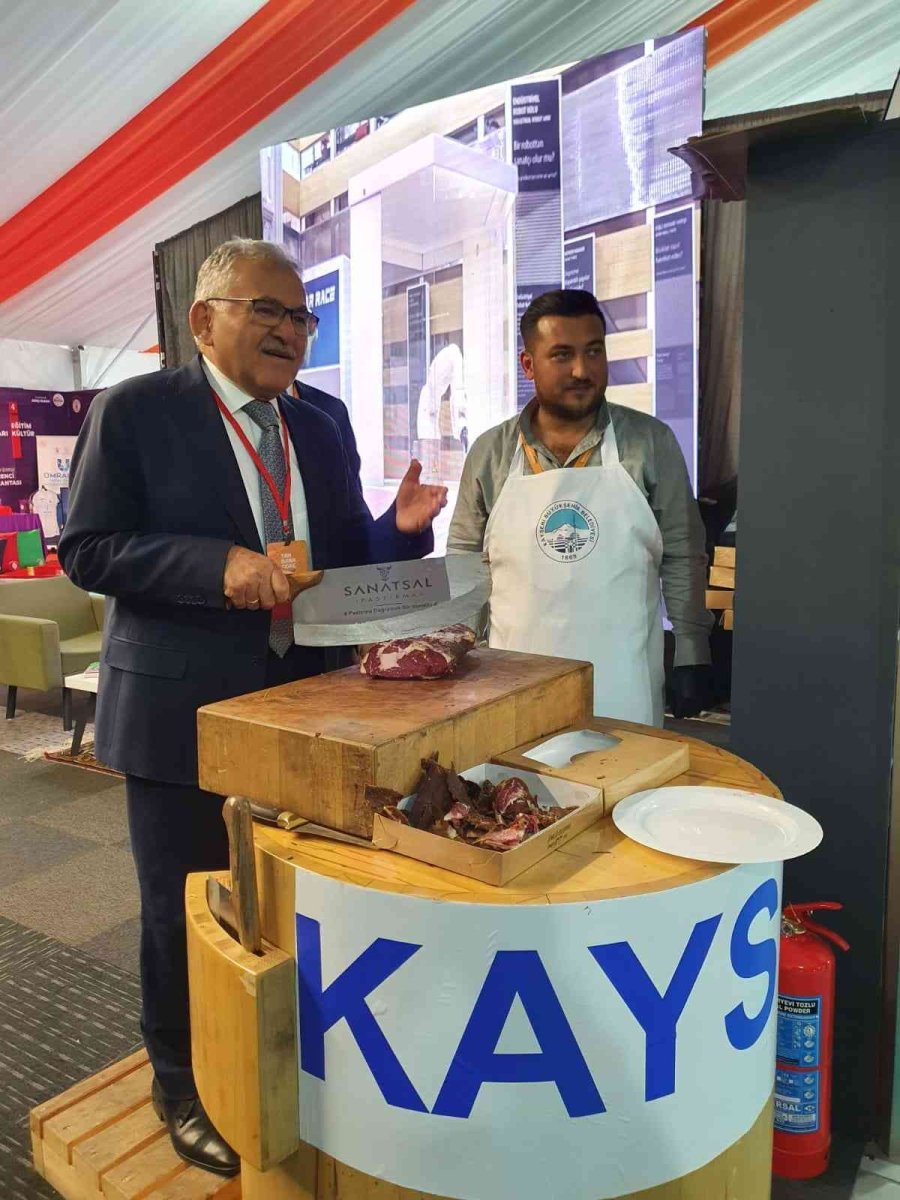 Başkan Büyükkılıç ’tam Bana Göre Festivali’ne Katıldı