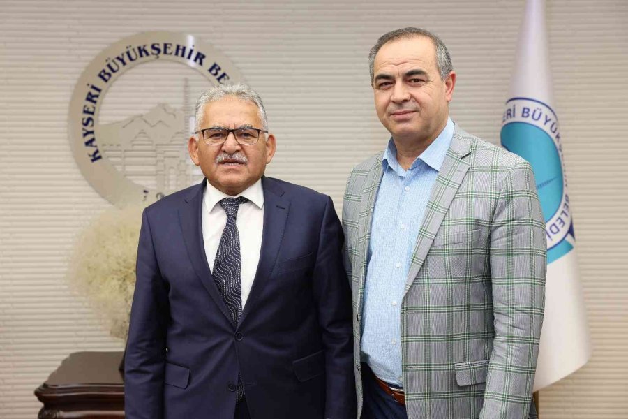 Başkan Büyükkılıç’a Ziyaretçi Yoğunluğu