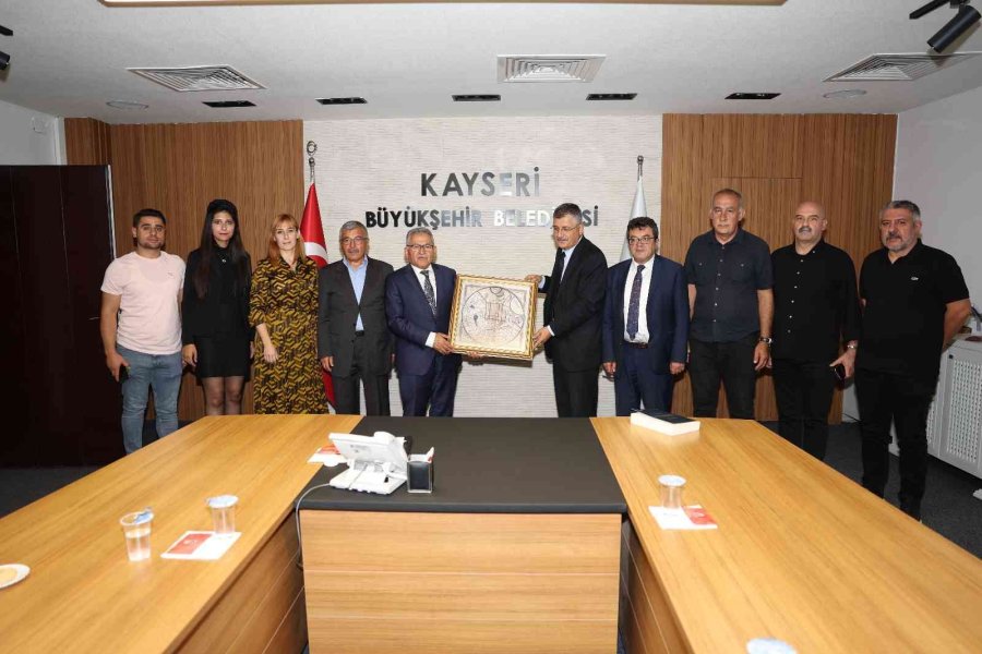 Başkan Büyükkılıç’a Ziyaretçi Yoğunluğu