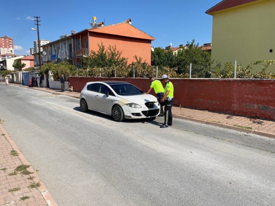 Yakalanacaklarını Anladılar, Aracı Bırakıp Kaçtılar