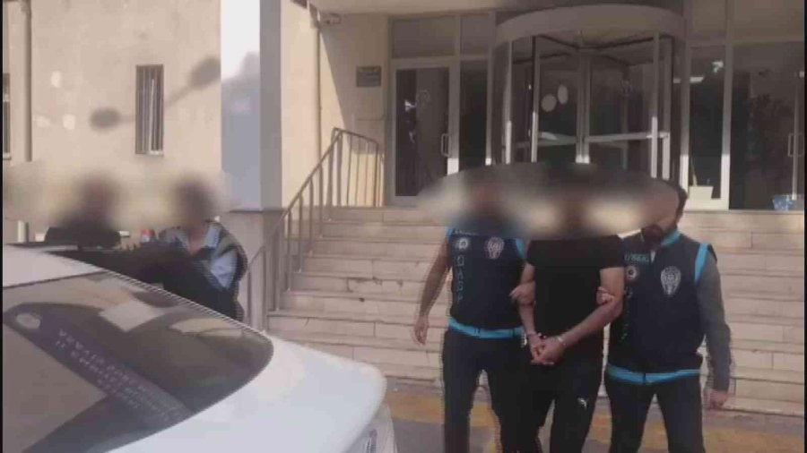 Kız Arkadaş Bahanesiyle İş Yerini Yağmayalan Şahıslar Yakalandı