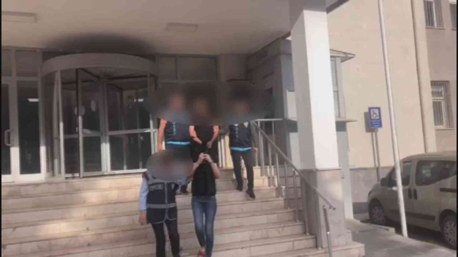 Kız Arkadaş Bahanesiyle İş Yerini Yağmayalan Şahıslar Yakalandı