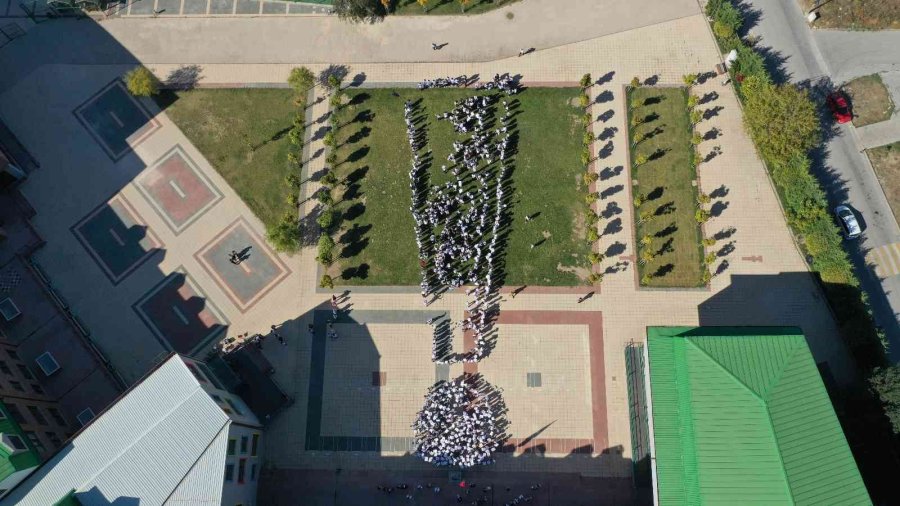 Eskişehir’de Bin Öğrencinin Katılımıyla "iklim Krizine Dur" Oyunu Oynandı