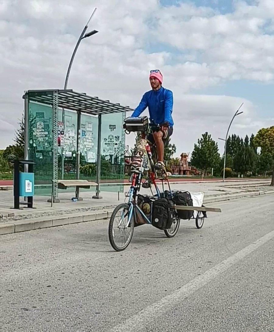 Özel Yapım Bisikletiyle Dünya Turuna Çıkan Alex Sidney Beyşehir’de