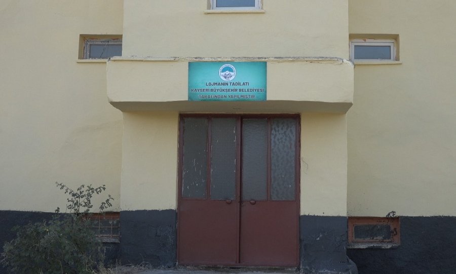 Sarız’da Lojmanlar Yenilenerek Öğretmenlerin Hizmetine Sunuldu