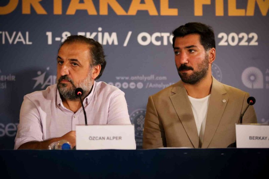 59. Antalya Altın Portakal Film Festivali’nde “karanlık Gece” İzleyicilerin Beğenisine Sunuldu