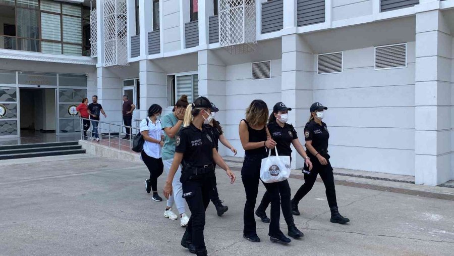 Almanların Korkulu Rüyası Çetenin 12’i Üyesi Tutuklandı