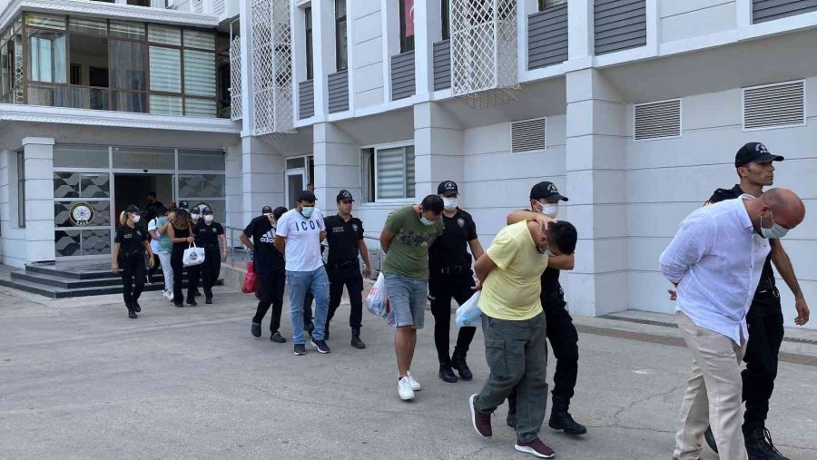 Almanların Korkulu Rüyası Çetenin 12’i Üyesi Tutuklandı