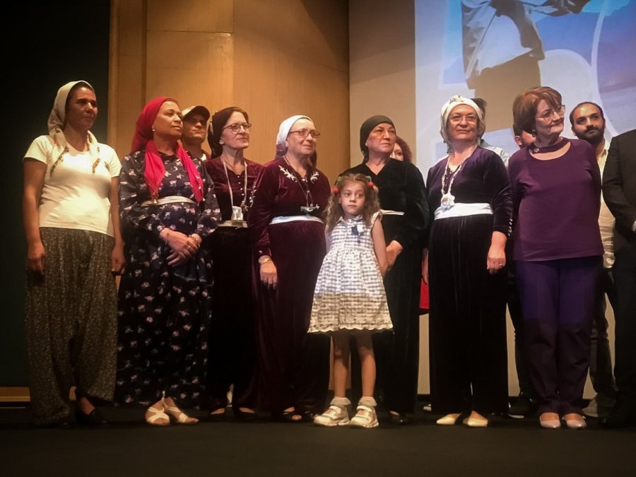 Altın Portakal’da Kadınlardan Oluşan Film Ekibi Söyleşi Sonrasında Saçlarını Kesti