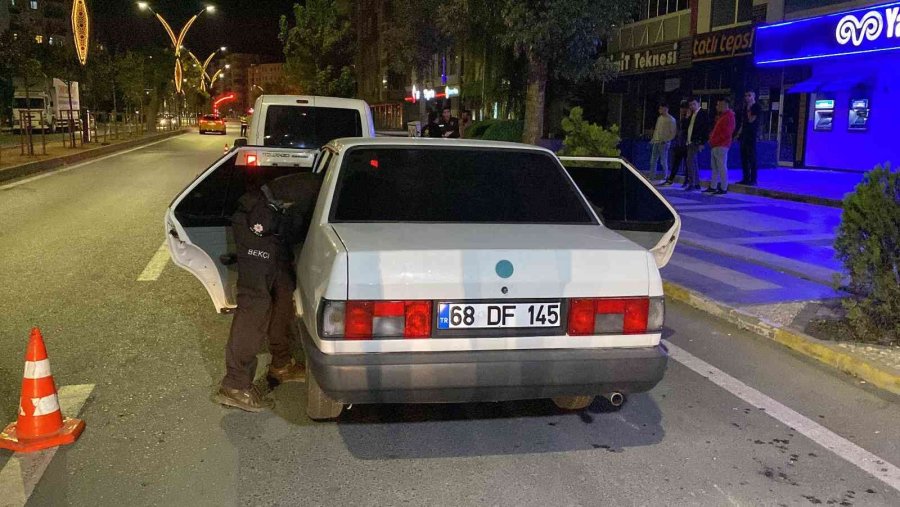 Aksaray’da Uyuşturucuyla Yakalanan 2 Şahıs Gözaltına Alındı