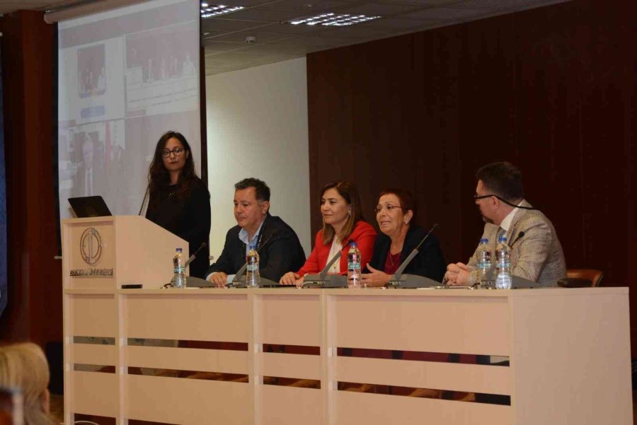 2. Uluslararası Tıp, Sağlık Ve İletişim Bilimleri Kongresi Başladı