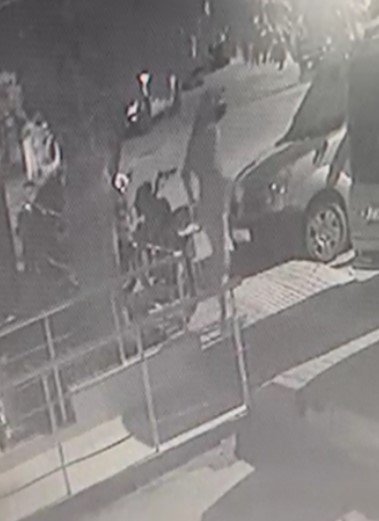 Yüzünü Kapatıp Geldiği Evin Önündeki Motosikleti Çaldı