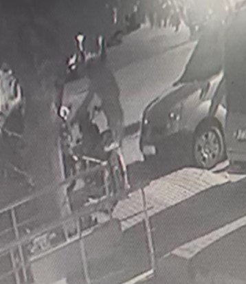 Yüzünü Kapatıp Geldiği Evin Önündeki Motosikleti Çaldı