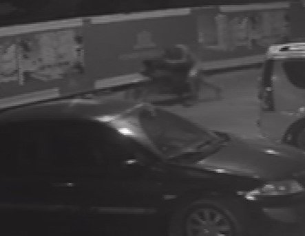 Yüzünü Kapatıp Geldiği Evin Önündeki Motosikleti Çaldı