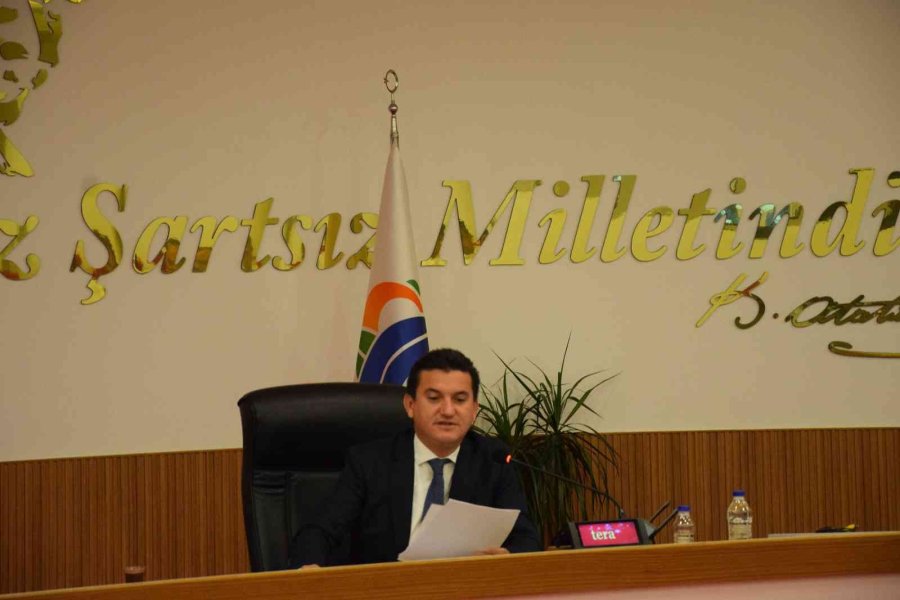 Kumluca’da Belediye İşçileri Greve Başladı