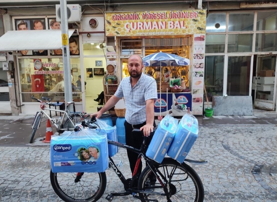 Çevirdiği Pedallarla İhtiyaç Sahibi Ailelerin Umudu Oluyor