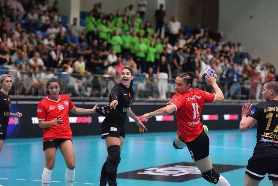 Mavi Kelebekler Galibiyet Peşinde