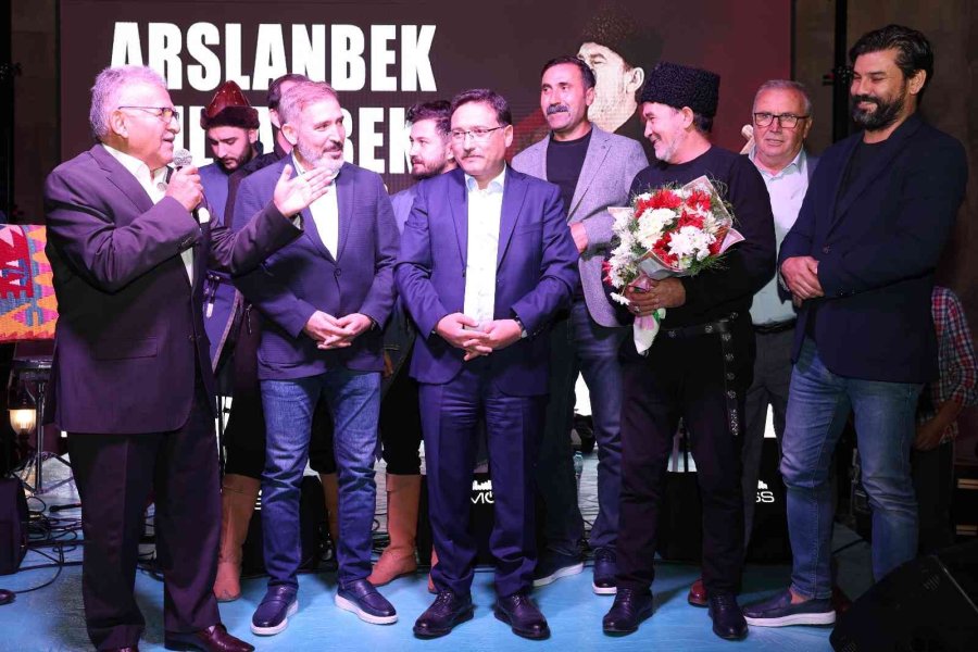 Valilik Ve Büyükşehir’den 790 Yıllık Tarihi Kervansarayda Muhteşem Konser
