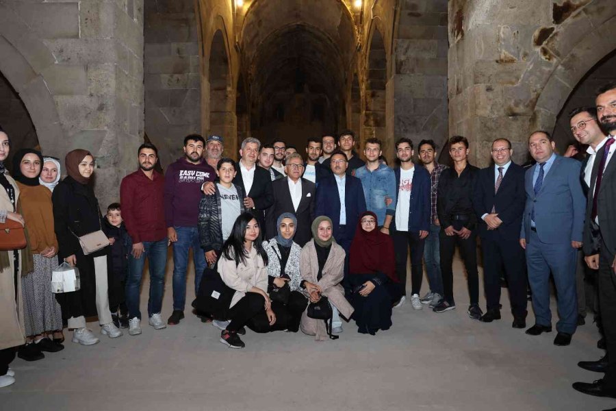 Valilik Ve Büyükşehir’den 790 Yıllık Tarihi Kervansarayda Muhteşem Konser