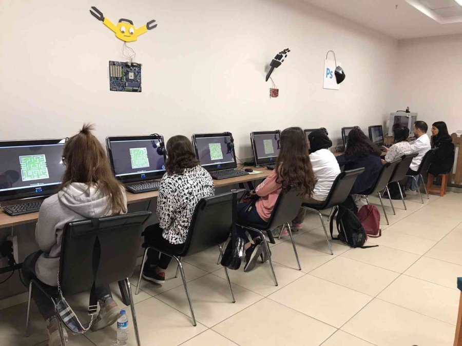 Büyükşehir’in Ödüllü Projesi Değer Gençlik’te Yeni Eğitim Öğretim Yılı Dersleri Başladı