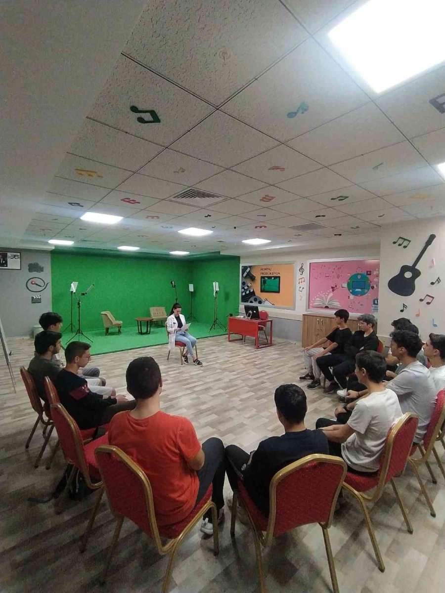 Büyükşehir’in Ödüllü Projesi Değer Gençlik’te Yeni Eğitim Öğretim Yılı Dersleri Başladı