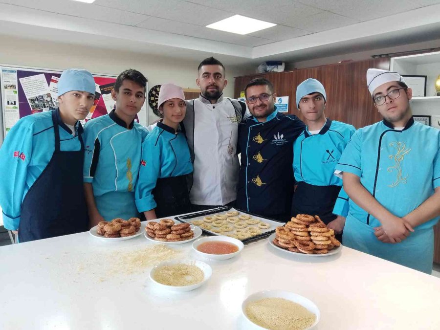 Kandil Simidi Özel Öğrencilerden