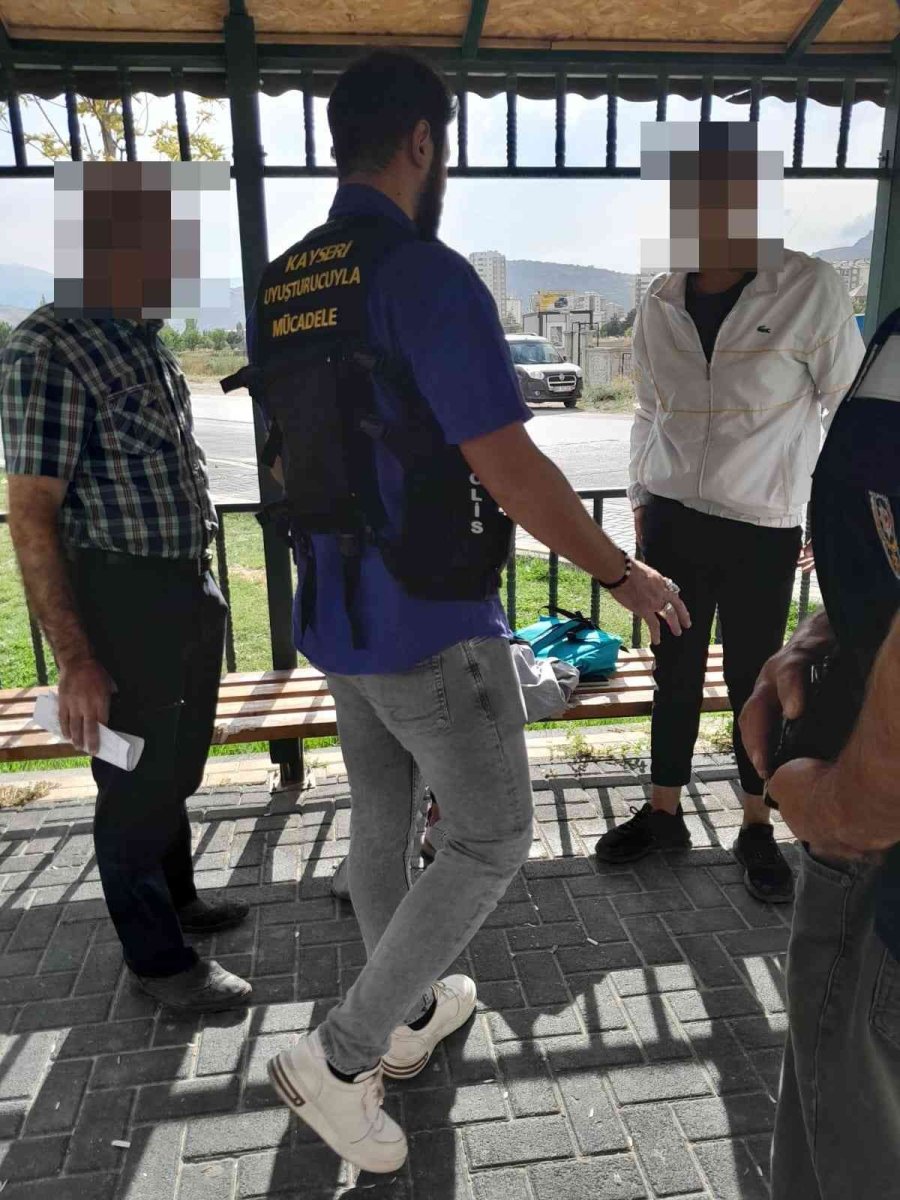 Narkotik Uygulamasında 45 Kişi Sorgulandı