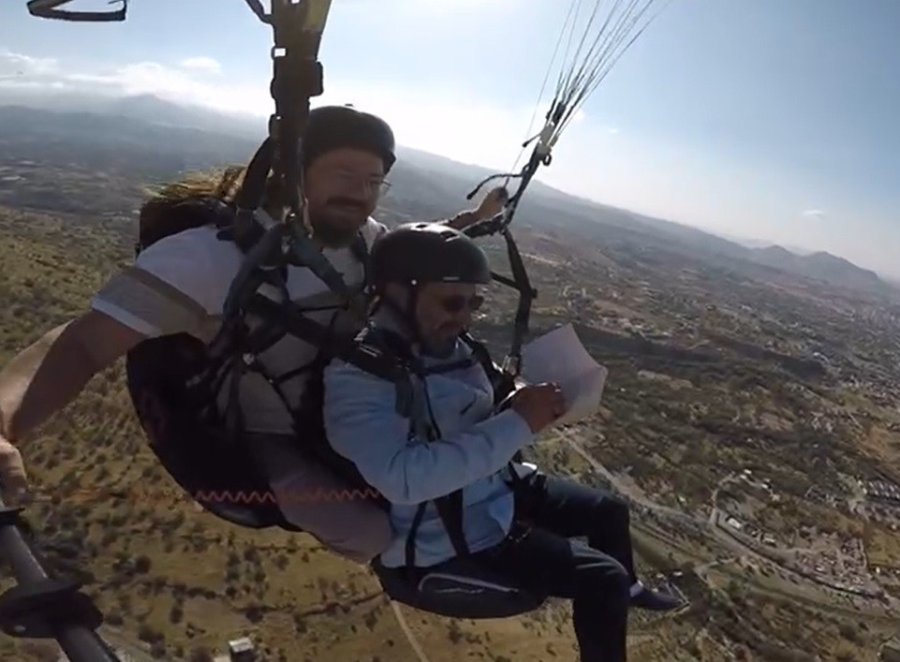 Ünlü Yazar 2000 Rakımda Kitap İmzaladı